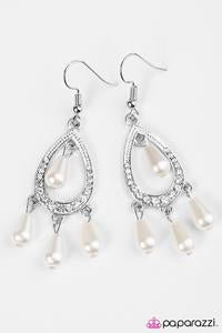 Glam Challenge - Pearl Earrings - Paparazzi Accessories